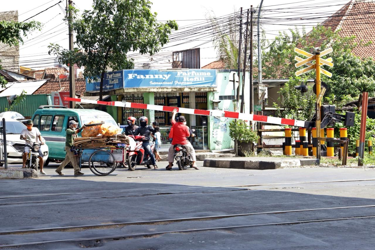 KAI Tutup 144 Perlintasan Kereta Api Rawan Kecelakaan hingga Juni 2026, Capai 84 Persen Target