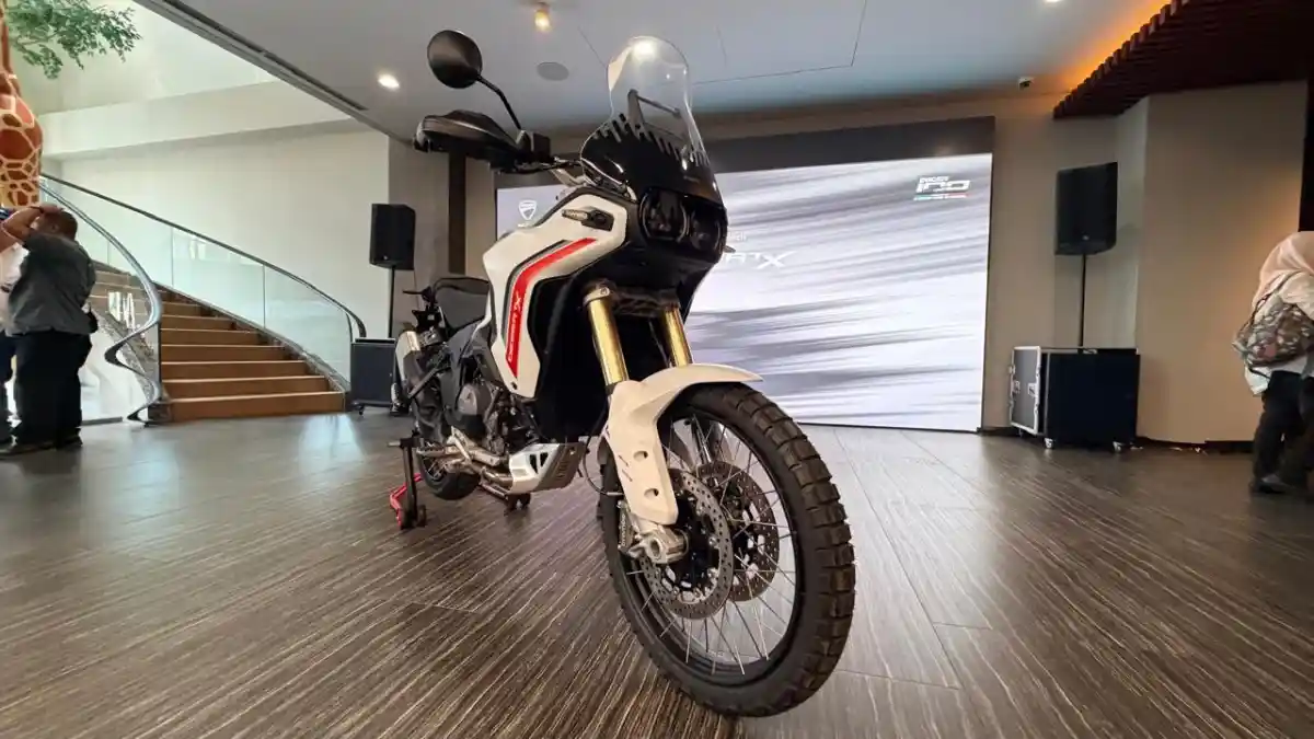 Ducati DesertX V2 2026 Resmi Meluncur, Mesin 890 cc Baru Gantikan Sistem Desmodromic
