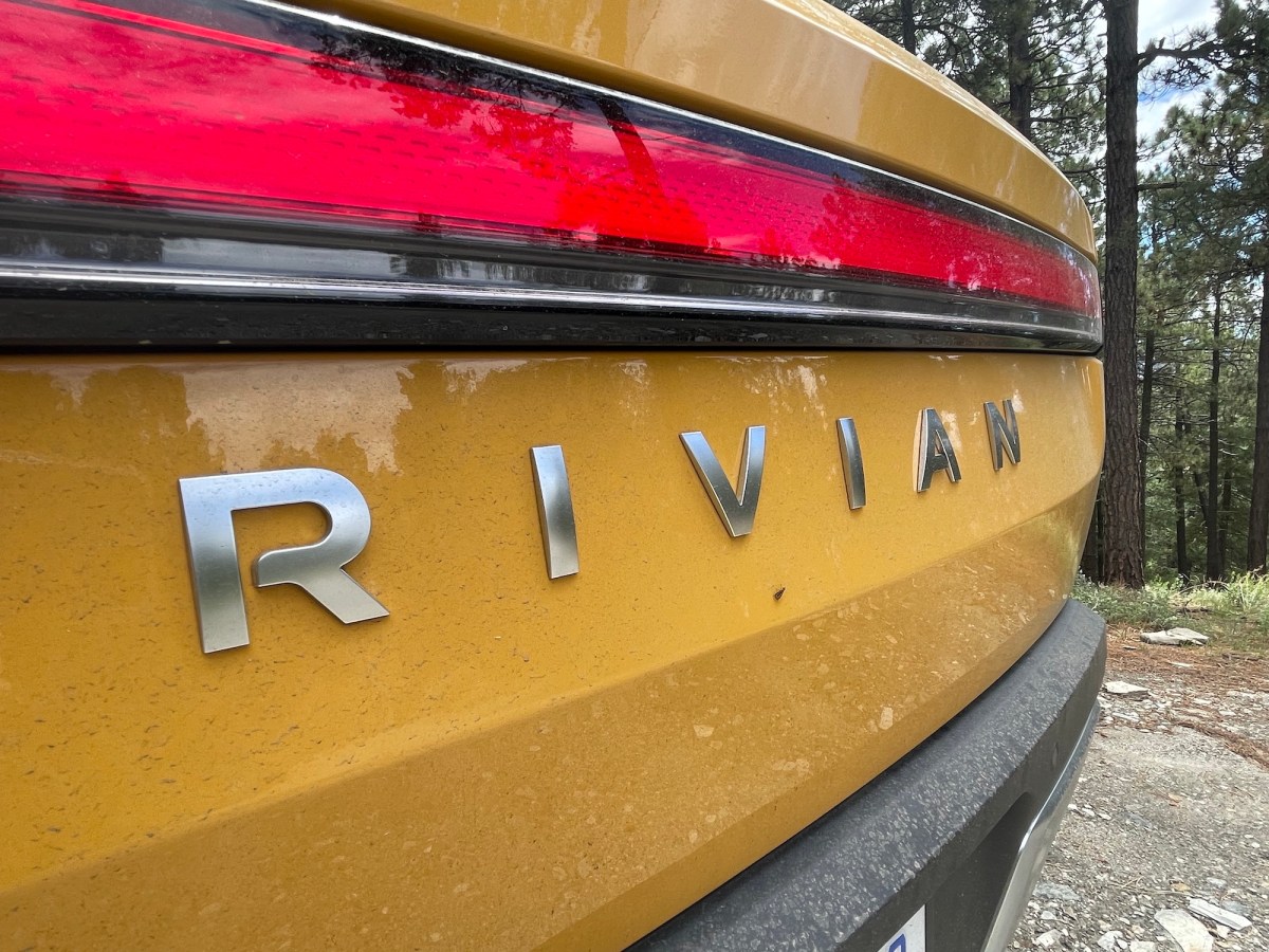 Pemilik Rivian R1T dan R1S Gugat Pabrikan, Janji Fitur Self-Driving Tak Kunjung Terealisasi