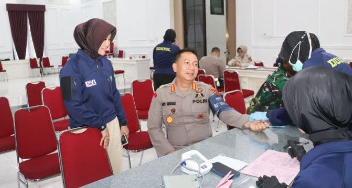Polresta Jambi Gelar Donor Darah Sambut Hari Bhayangkara ke-80, Kapolresta Sebut Setetes Darah Penentu Kehidupan