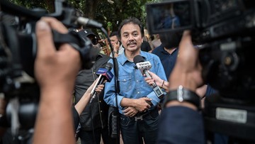 Refly Harun Bantah Roy Suryo Teken Surat Penangkapan, Sebut Penjemputan Paksa Tanpa Persiapan