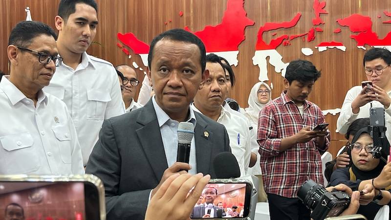 PLN Kekurangan Pasokan Batu Bara 20 Juta Ton, Bahlil Sebut Harga DMO Bikin Perusahaan Merugi