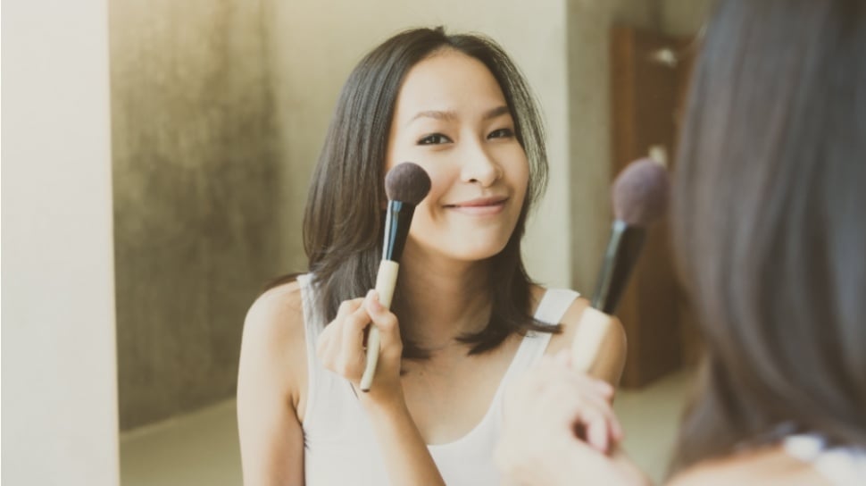 PIXY hingga Nimmu, 5 Foundation Stick Lokal yang Disebut Setara Dior dengan Harga Mulai Rp41 Ribuan