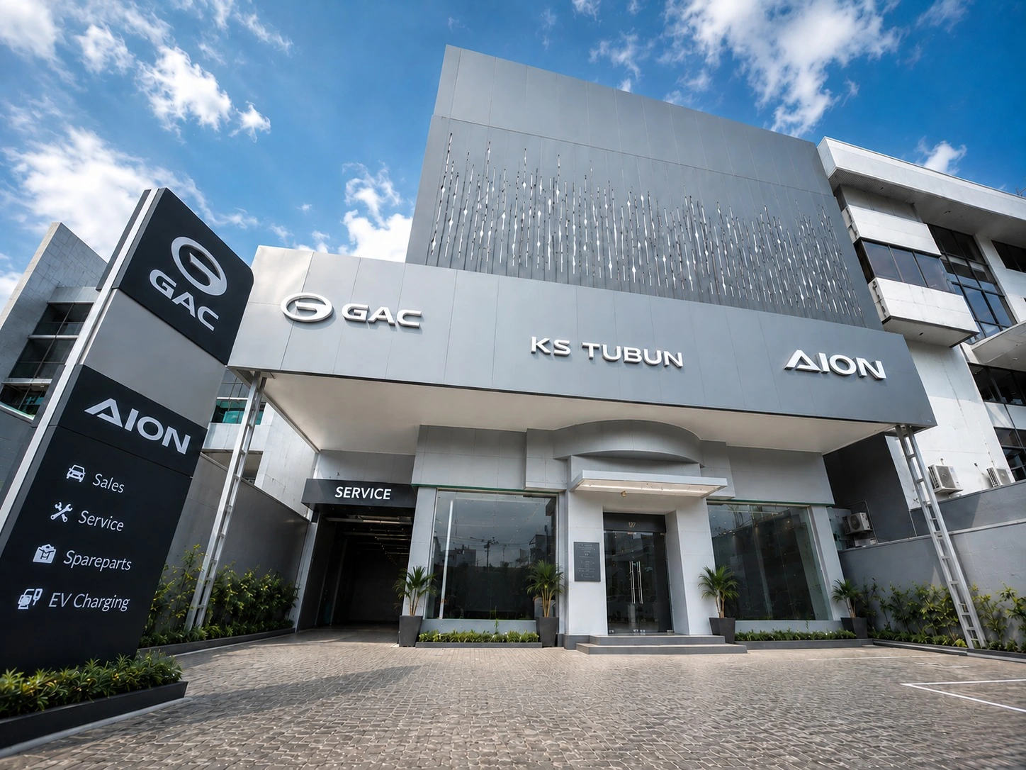 GAC AION Buka Dealer Baru di Jakarta Pusat, Ada Fast Charging 24 Jam dan Kerja Sama dengan Grab