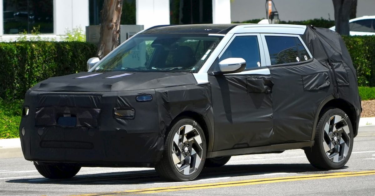 Hyundai Kona EV Generasi Baru Tertangkap Kamera, Desain Lebih Kotak dan Mirip Santa Fe