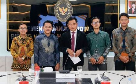Yusril Akan Sampaikan Lima Tuntutan BEM SI ke Prabowo, Termasuk Evaluasi Program MBG