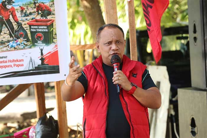 PDIP Papua Gelar Rangkaian Bulan Bung Karno, dari Diskusi Lintas Partai hingga Tanam Sagu dan Bersih Pantai