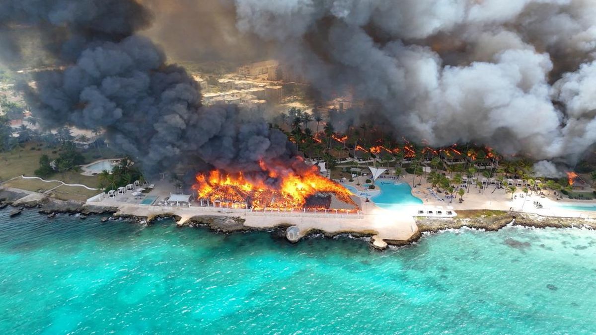 Turis Italia Tewas, 1.700 Orang Dievakuasi Akibat Kebakaran Resor di Bayahibe, Dominika