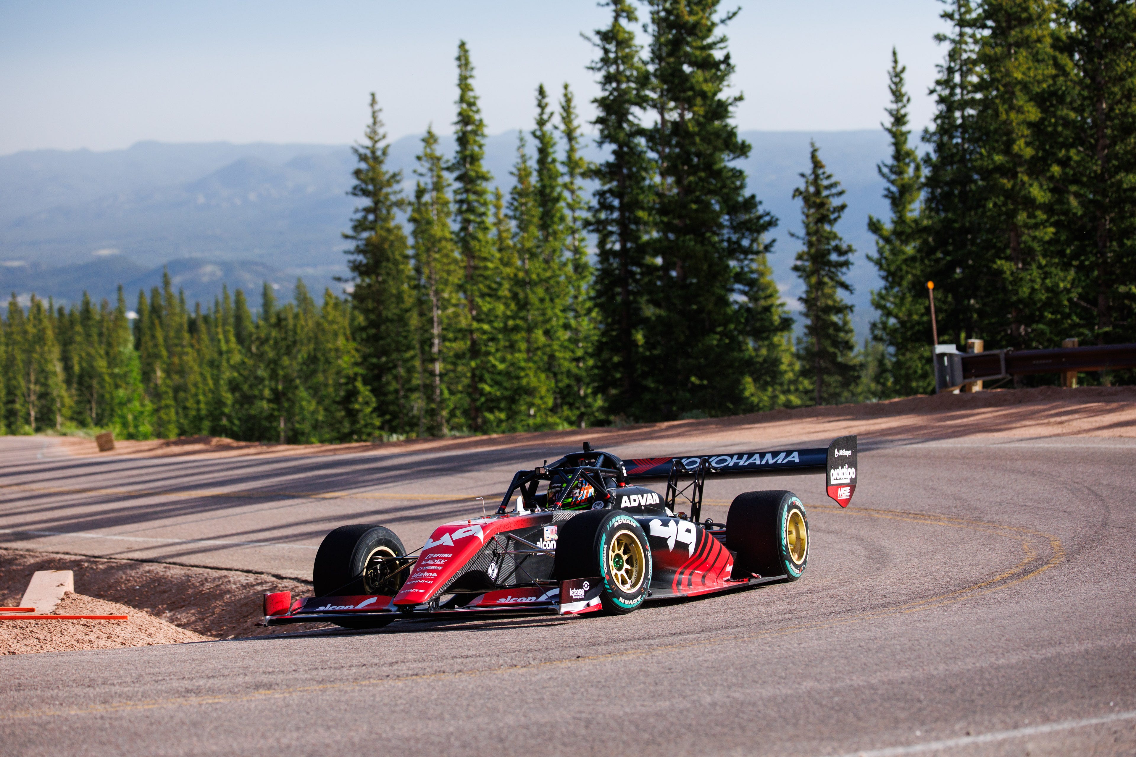 SendyCar Robin Shute: Prototipe 590 Kg Berv8 850 Dk untuk Pecahkan Rekor Pikes Peak