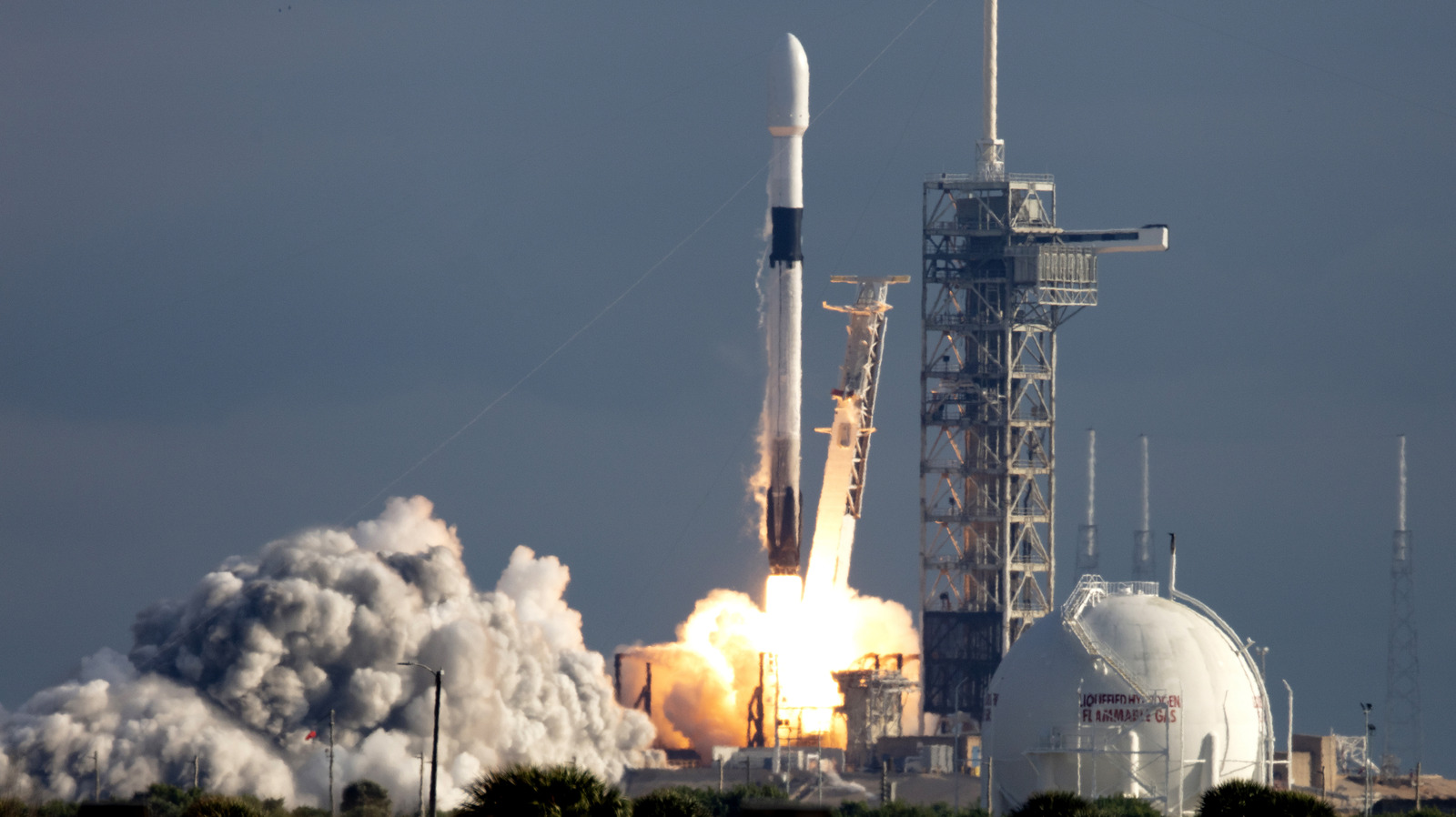 Roket Falcon 9 SpaceX untuk Pertama Kalinya Diukur Polusi Tak Kasat Matanya, Hasilnya Mengejutkan Ilmuwan