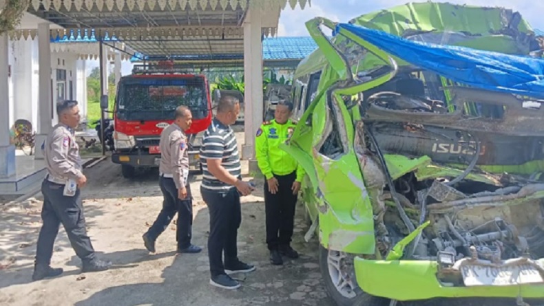 Tragedi Tol Batubara: 7 Lansia Tewas, Travel Hancur Usai Tabrak Truk Misterius