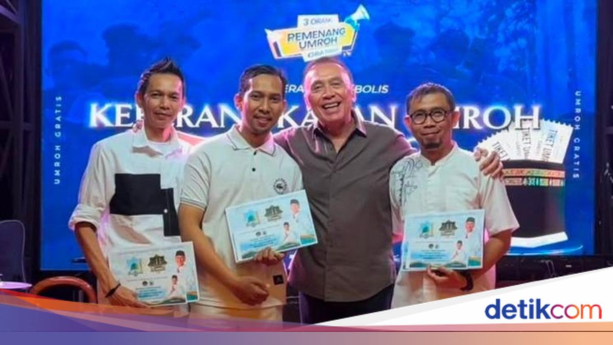 Iwan Bule Tunaikan Nazar Juara Persib, Berangkatkan Tiga Bobotoh Umroh ke Tanah Suci
