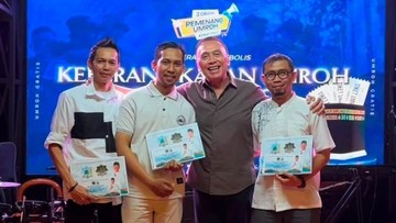 Iwan Bule Tunaikan Nazar Usai Persib Juara, Berangkatkan Tiga Bobotoh Umroh