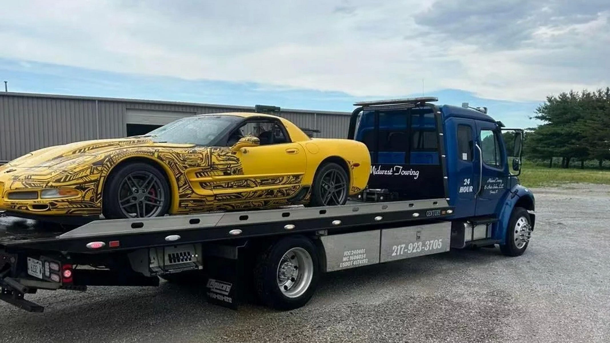 Tornado Hantam Mid America Motorworks, Koleksi Corvette Bersejarah Berhasil Dievakuasi