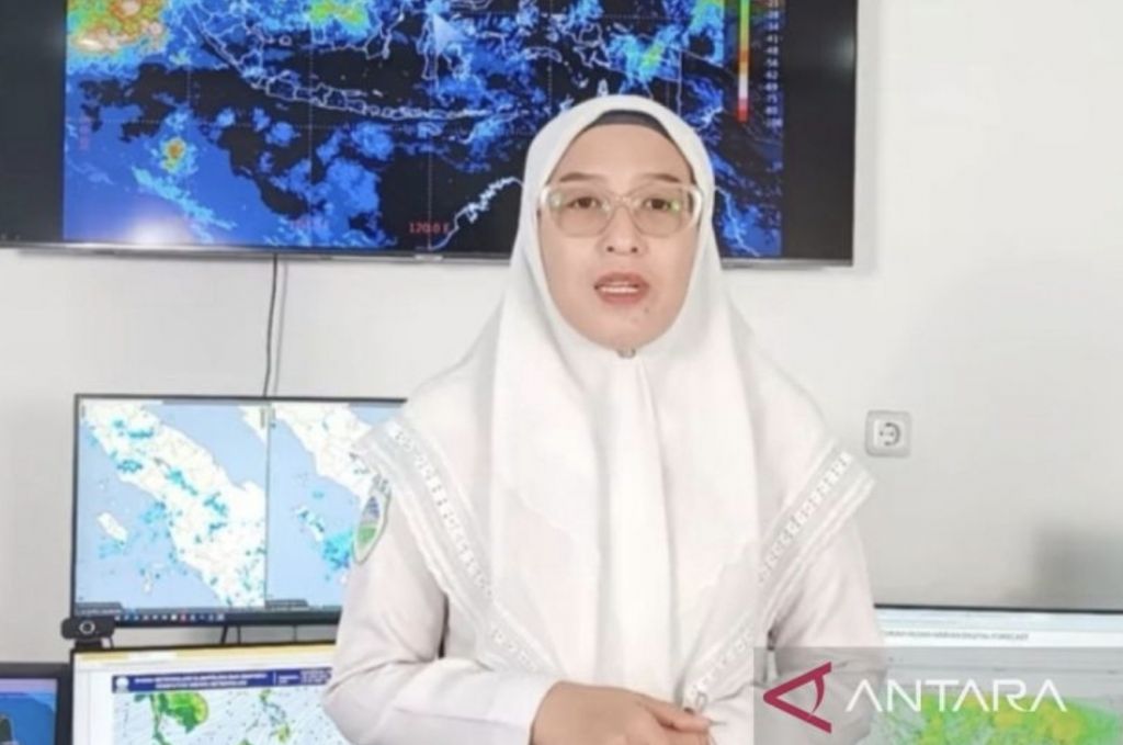 BMKG Keluarkan Peringatan Dini Hujan Petir dan Angin Kencang di Sumut, Waspada Banjir dan Longsor di 12 Wilayah