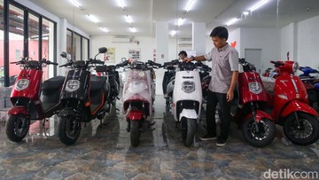 Insentif Motor Listrik Rp 5 Juta Ditunda Lagi ke Agustus, Penjualan Anjlok 28,6 Persen