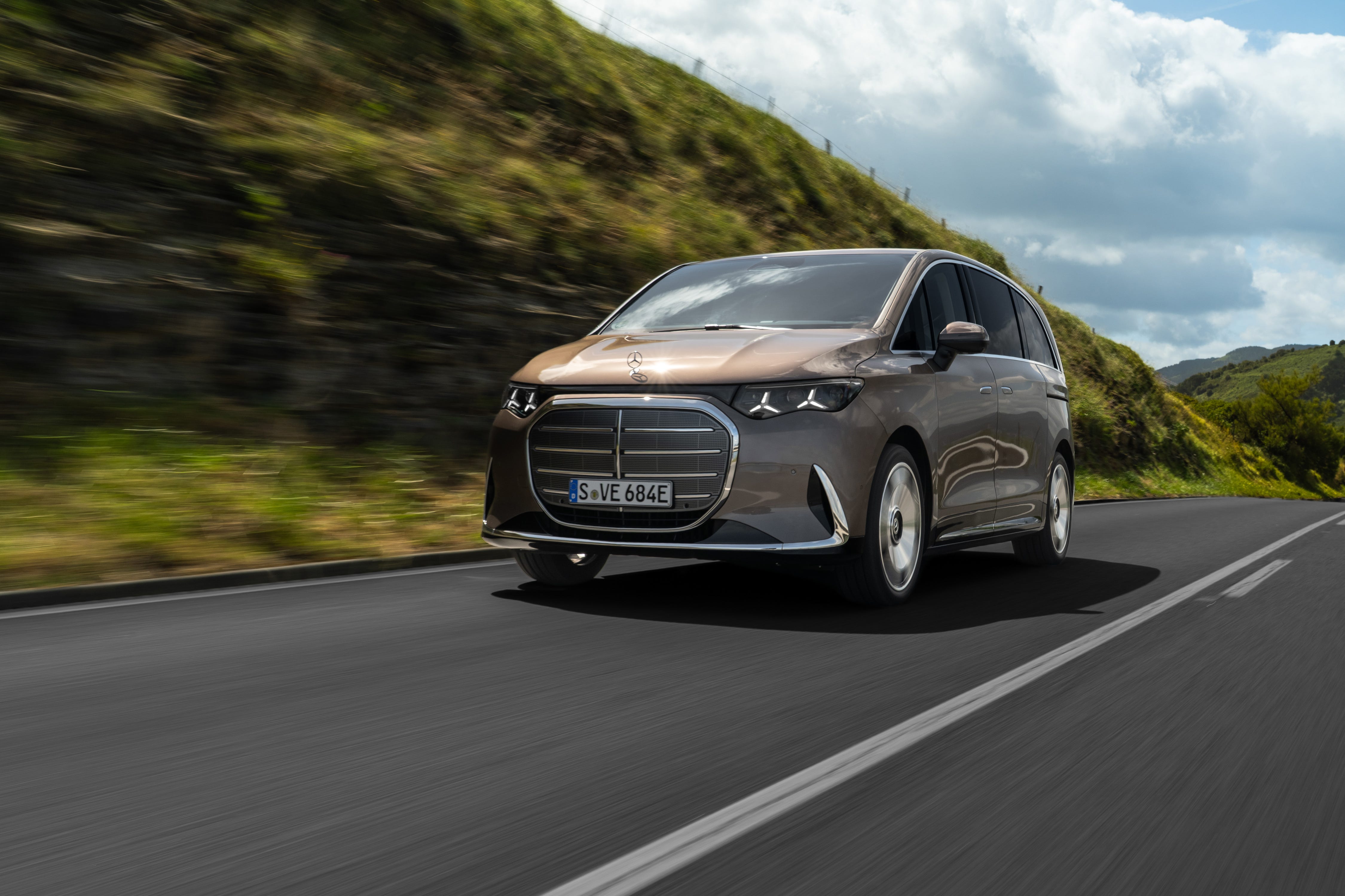 Mercedes-Benz VLE-Class EV 2028 Resmi Meluncur: MPV Listrik Mewah dengan Layar 31,3 Inci dan Jarak Tempuh 340 Kilometer