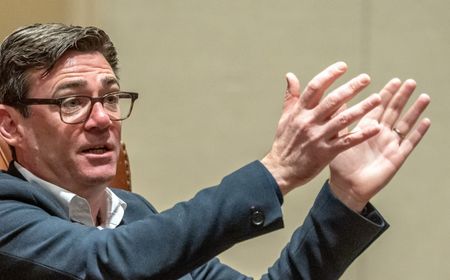 Keir Starmer Bertemu Andy Burnham Bahas Transisi, Pemerintahan Sementara Diberlakukan