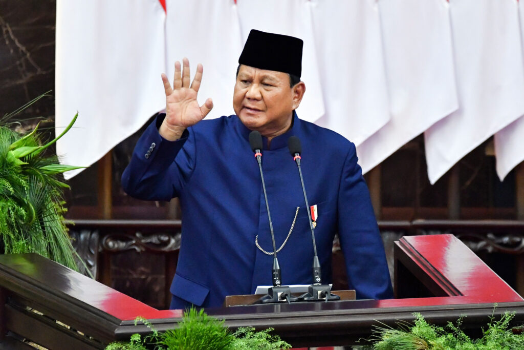 Prabowo Tutup 800 BUMN Merugi, Potong Gaji 1.600 Direksi dan Komisaris