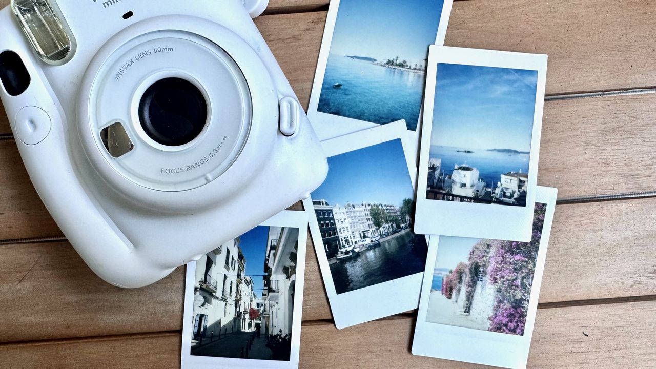 Fujifilm Instax Mini 13 Turun Harga Jadi Rp 1,1 Juta, Cocok untuk Foto Liburan Cetak Langsung