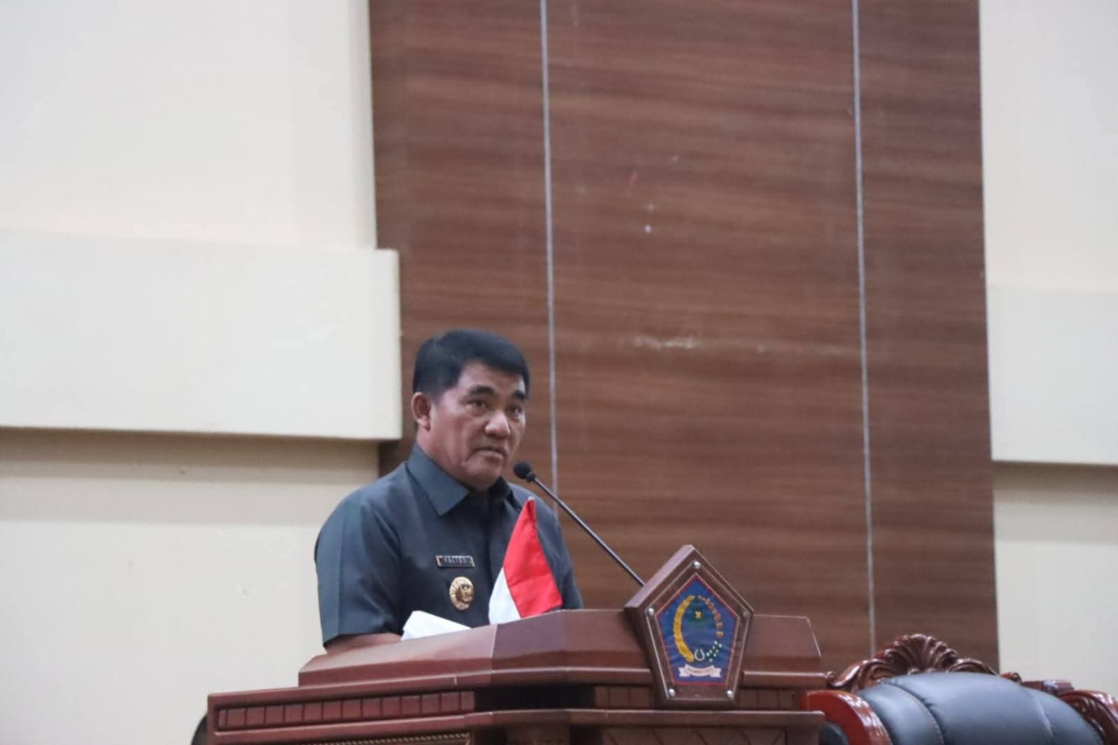 Gubernur Sulut Yulius Selvanus Dorong Ranperda Perizinan Usaha demi Kepastian Hukum dan Insentif KEK, APBD 2025 Tembus Rp3,65 Triliun