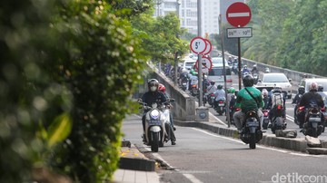 Polisi Bakal Tilang Pemotor Lawan Arah di Patal Senayan, Arus Lalu Lintas Terganggu Sejak Sepekan