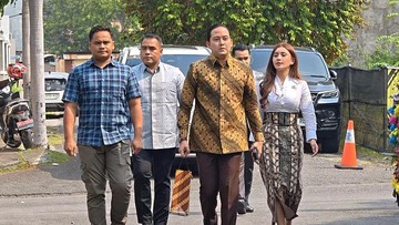 Sekretaris Pribadi Prabowo Rizky Irmansyah Bertemu Jokowi di Solo, Bawa Bingkisan