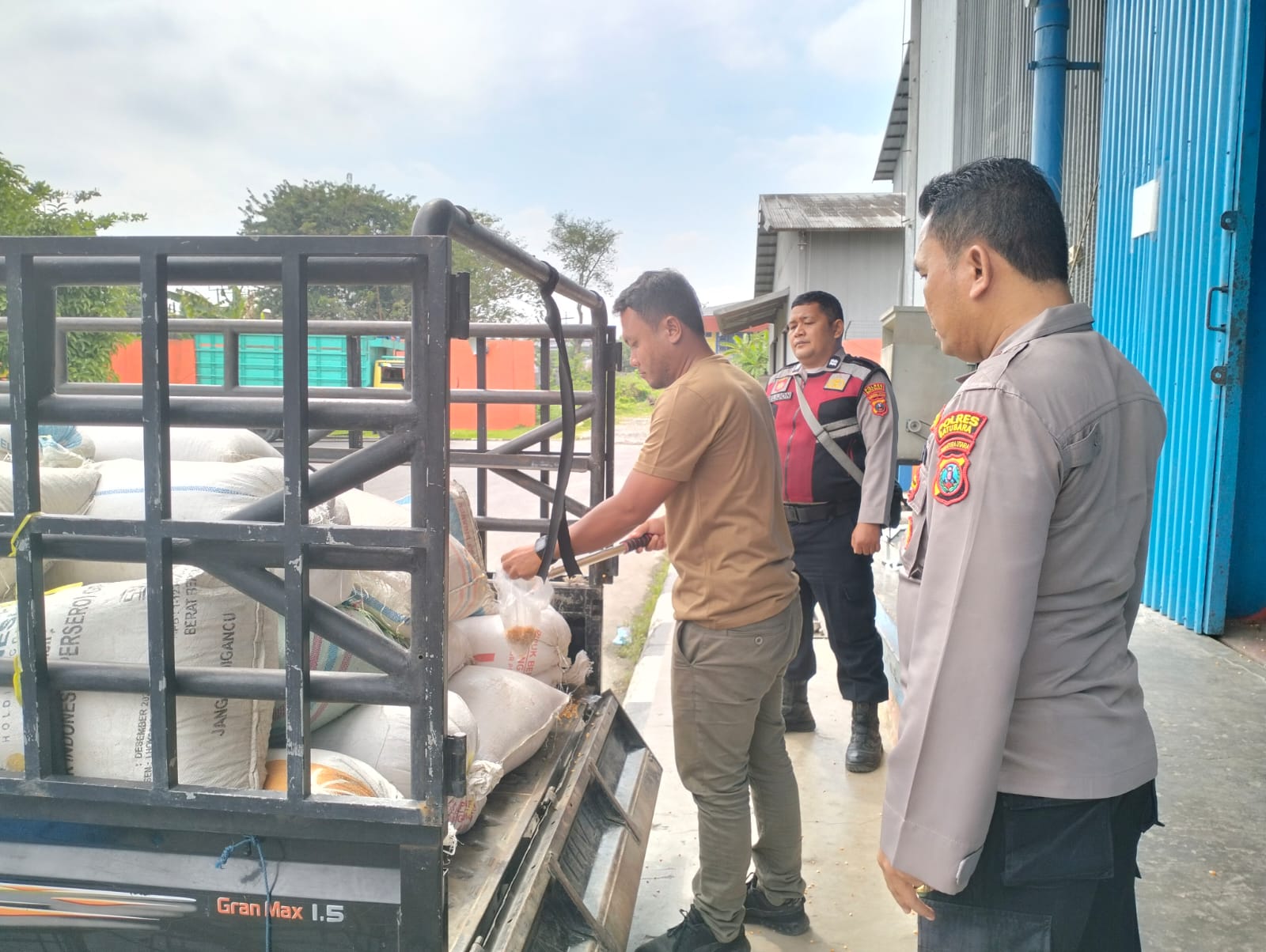 Polres Batu Bara Salurkan 274 Ton Jagung ke Bulog Asahan, Bantu Petani dan Ketahanan Pangan