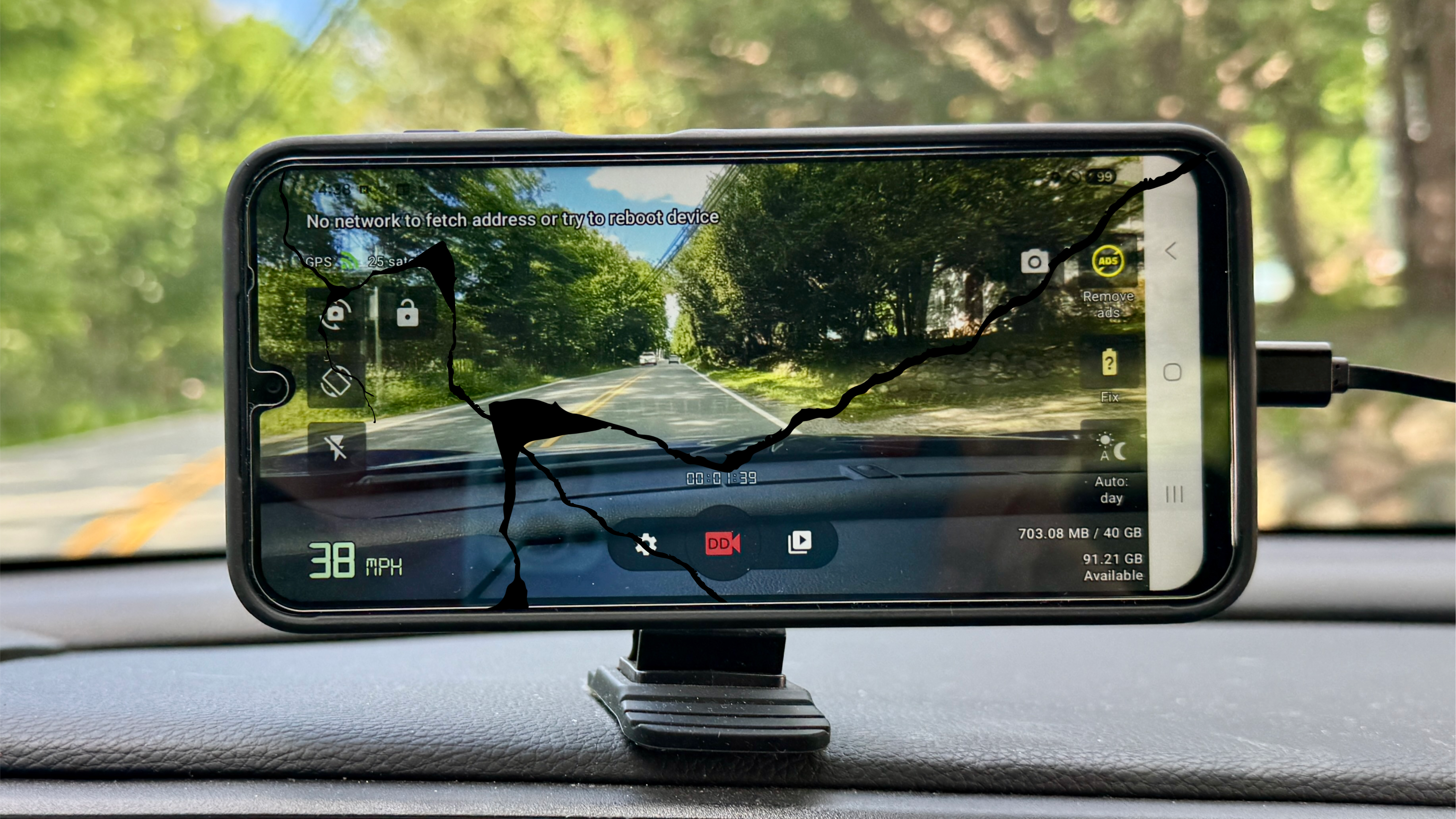 Gagal Total Mengubah Ponsel Android Bekas Jadi Dashcam, Seorang Pengguna Menyesal