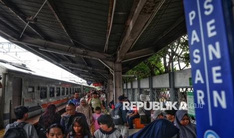 KAI Catat Stasiun Pasar Senen sebagai Stasiun Kereta Jarak Jauh Tersibuk di Indonesia