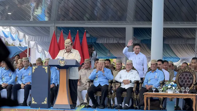 Presiden Prabowo Berseloroh soal Sambutan Meriah untuk Seskab Teddy di Gorontalo