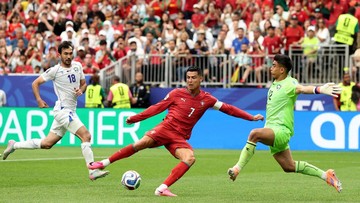 Cristiano Ronaldo Kunci Posisi Top Skor Piala Dunia 2026 Usai Brace ke Gawang Uzbekistan
