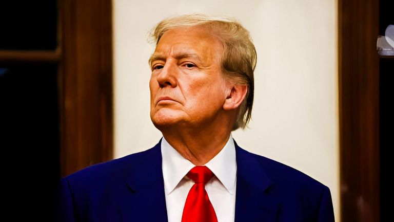 Donald Trump Murka Harga Bensin AS Tak Kunjung Turun Meski Harga Minyak Dunia Anjlok
