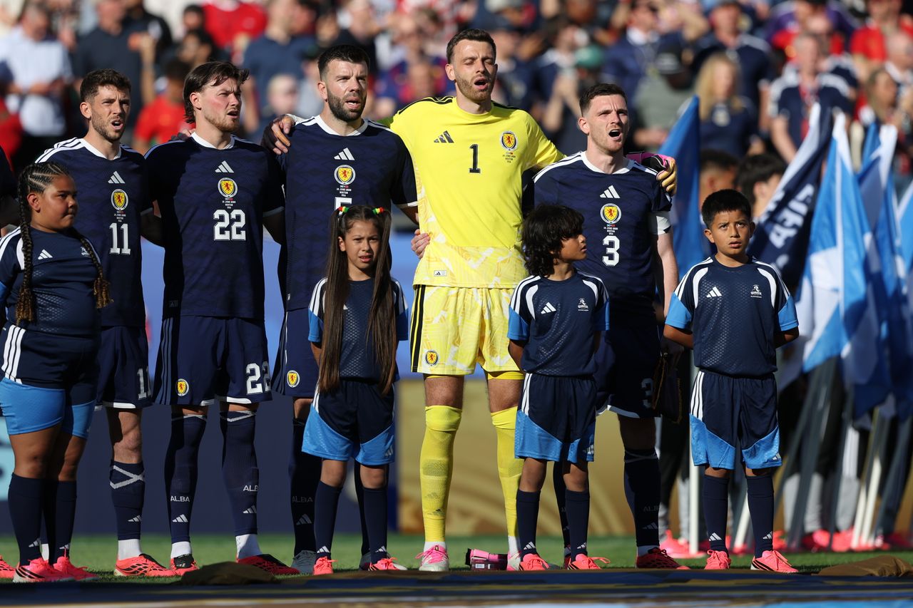 Bukan Lagu Resmi, Begini Sejarah 'Flower of Scotland' yang Dinyanyikan Tartan Army Saat Hadapi Brasil