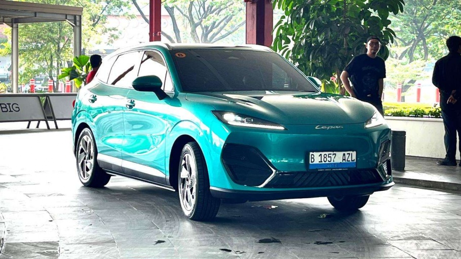 Lepas E4 EV Siap Gempur Pasar Mobil Listrik Indonesia, Target Harga Rp 400-500 Jutaan