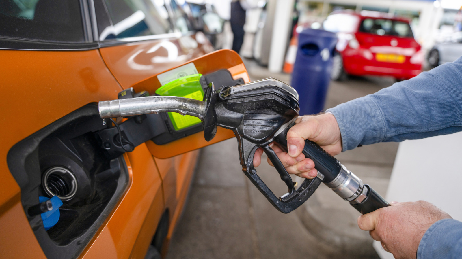 Mitos Irit Bensin yang Justru Bikin Boros, dari Netral saat Menurun hingga Premium untuk Mesin Biasa