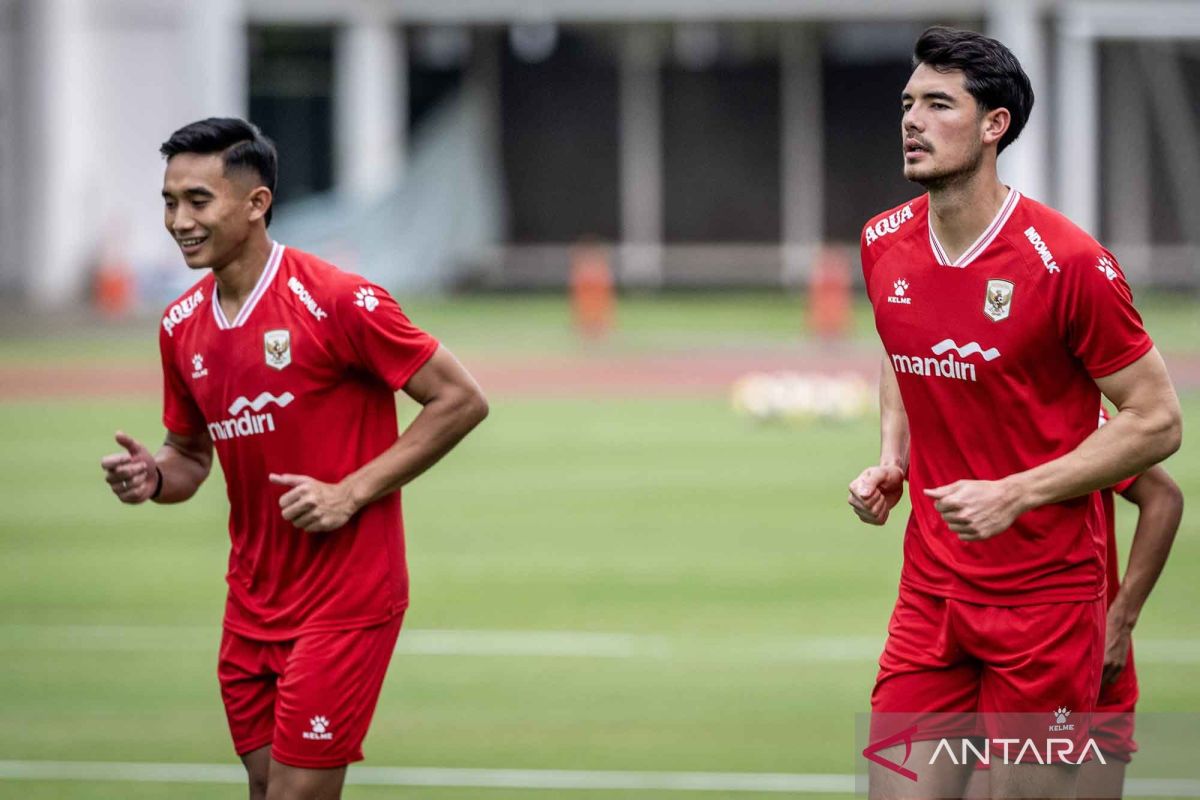 Program Try Football Ajak Komunitas Sepak Bola Rasakan Sepatu Asics Rizky Ridho di GBK