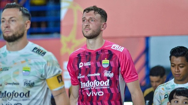 Persib Bandung Resmi Putus Kontrak Adam Przybek Lebih Cepat, Satu Musim Tersisa Terbuang