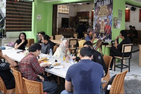 Warkop Mbok Dasmi Modernland Kota Tangerang Buka 24 Jam, Sajikan Nasi Goreng hingga Bubur Ketan Hitam untuk Semua Kalangan