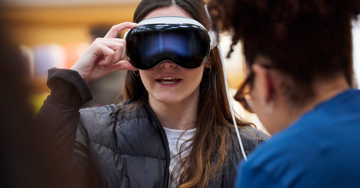 OpenAI Rekrut Eks Bos Apple Vision Pro, Siap Garap Perangkat AI Baru