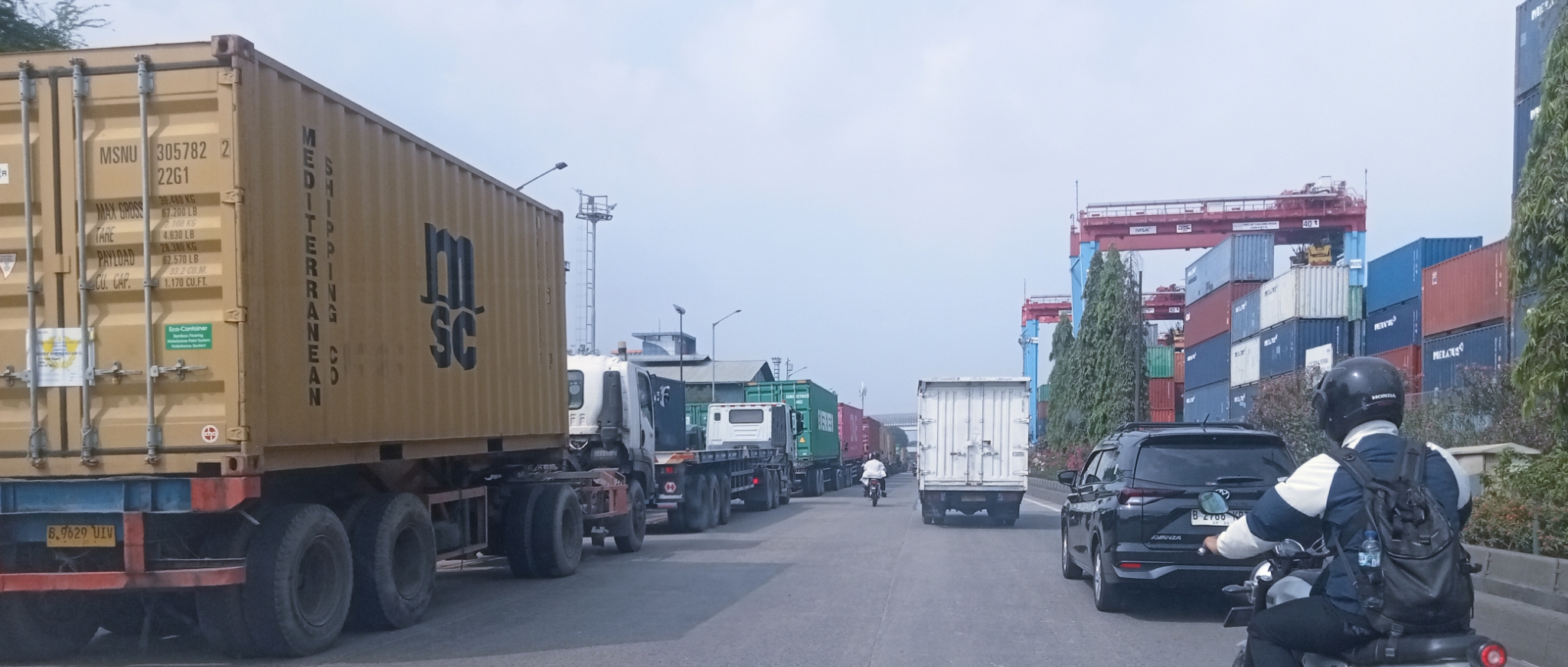 Macet di Sekitar Pelabuhan Tanjung Priok Tak Kunjung Usai, Pelindo dan Pengusaha Saling Rugi