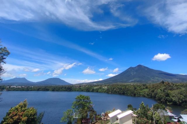 Kabupaten Merangin Simpan 5 Gunung dan 7 Danau Eksotis, Geopark Miliki Kekar Kolom Terbesar di Indonesia
