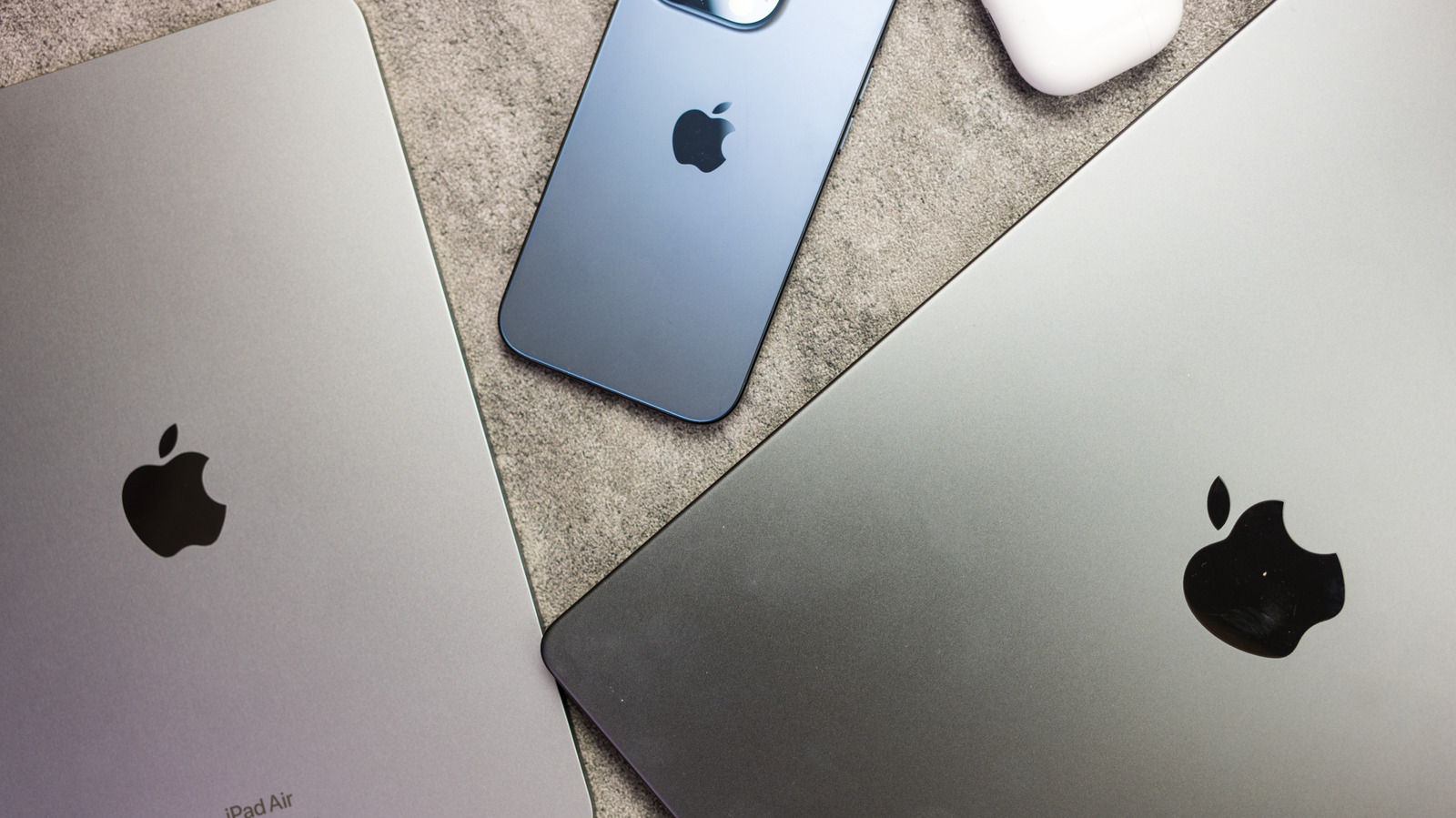 Bocoran Produk Apple 2027: iPhone 20 Pro, Kacamata AI, hingga MacBook Layar Sentuh