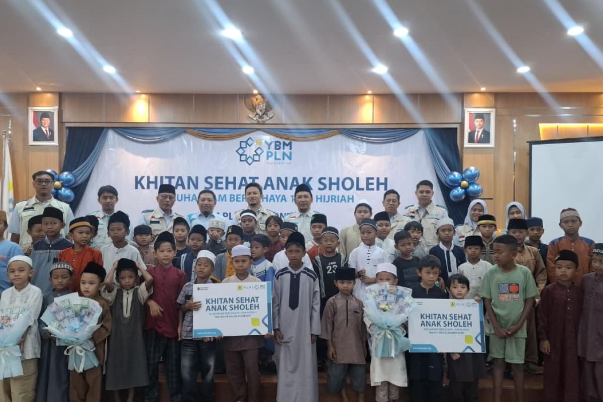 PLN Kalbar Biayai Khitan Gratis 139 Anak di Lima Daerah, Gunakan Dana Zakat Karyawan