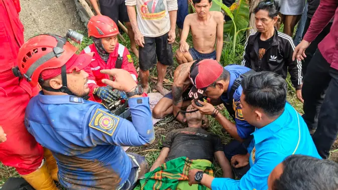 Tali Ember Putus saat Perdalam Sumur, Empat Warga Sukabumi Terjebak di Lubang Belasan Meter