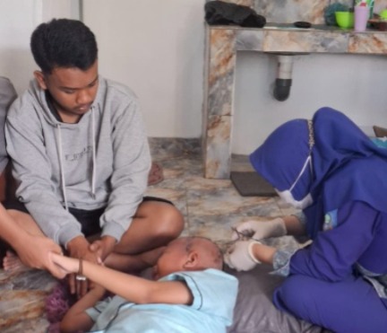 YBM PLN Babel Salurkan Bantuan Kesehatan untuk Arsyila, Anak Yatim di Muntok yang Cedera Kepala Pascaoperasi