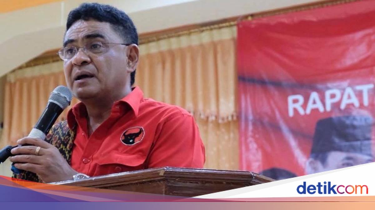 PDIP Kritik Jokowi Terima Gelar Adat di Lampung: Mantan Presiden Seharusnya Main di Level Global