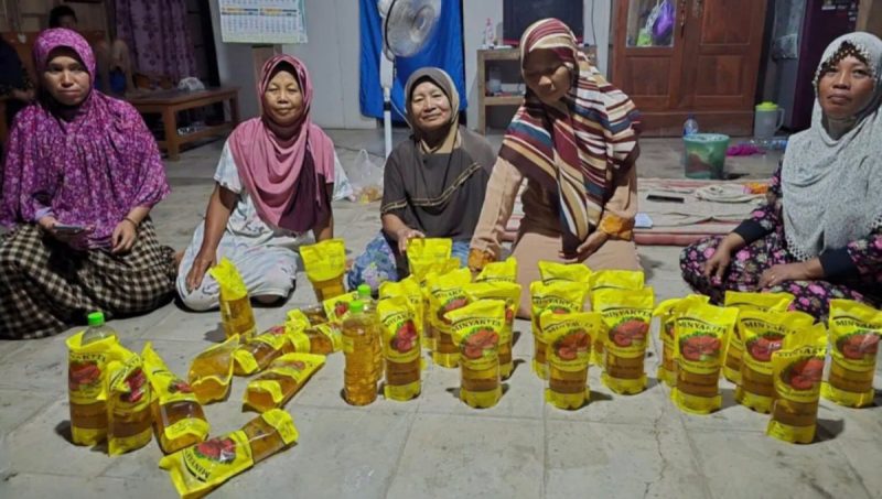 Bantuan Minyak Goreng Pemerintah di Sragen Diwarnai Keluhan Bau Solar, Warga Alami Gangguan Tenggorokan