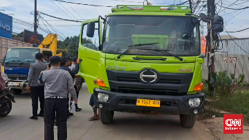 Truk Wing Boks Tabrak Motor di Bekasi, Satu Tewas dan Lima Luka-Luka Akibat Rem Blong