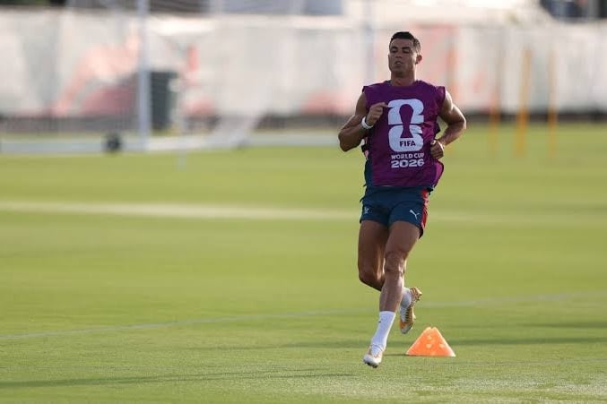 Sepatu Emas CR7 Gagal Beri Keberuntungan, Ronaldo Ganti Alas Kaki Saat Jeda Lawan Kolombia